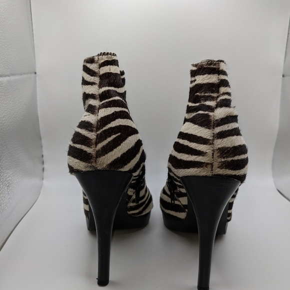 Steve Madden zebra Ankle Bootie SIZE 9.5 - Picture 3 of 3